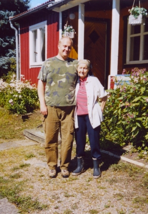 Jag och mormor i slutet på juli 2006